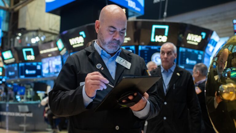Citi raises outlook on sneaker stock due to pricing strength