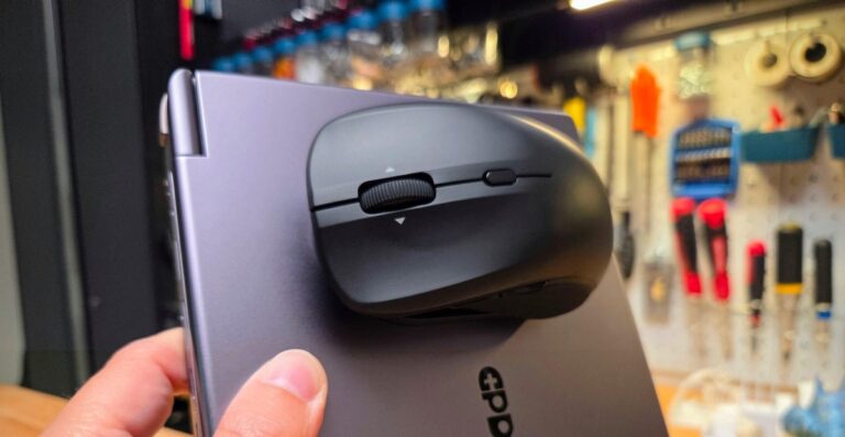 I tested the magnetic mouse that comes with a built in