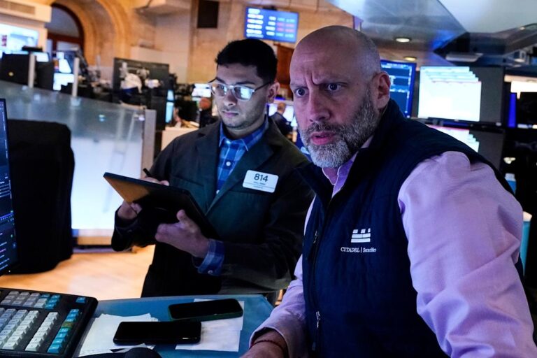 Dow, s&p 500, and nasdaq reduce losses as trump warns