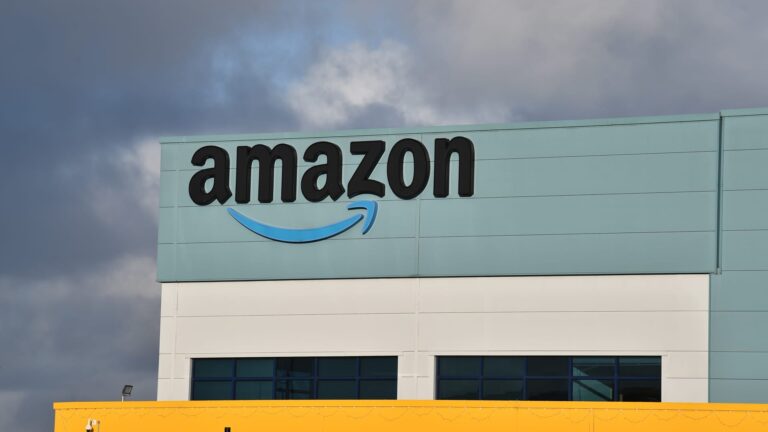 Amazon plans to invest £40 billion in the uk over
