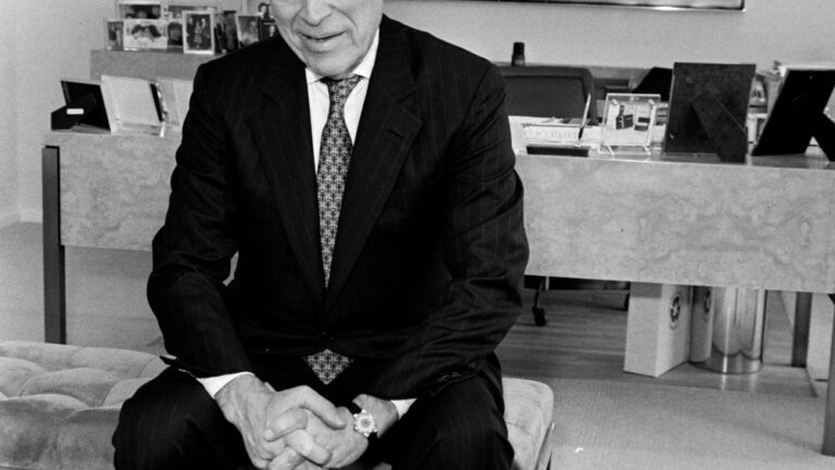Leonard lauder 1933 2025: influential figure in cosmetics, art enthusiast, and