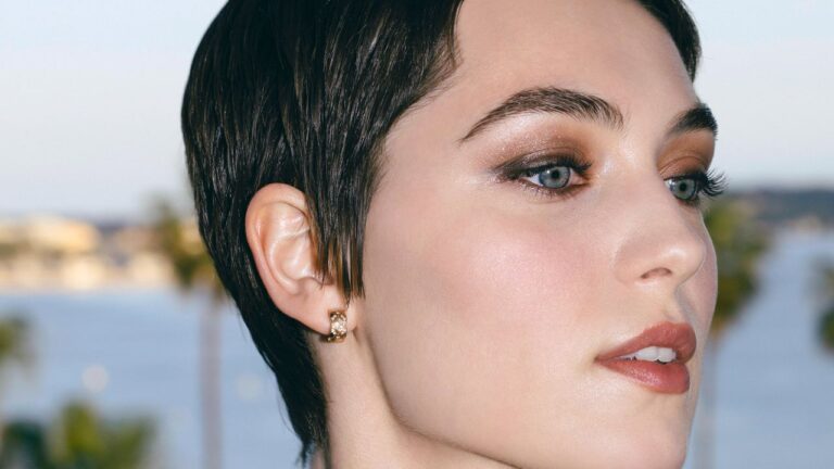 Top 7 waterproof eyeliners for long lasting summer makeup