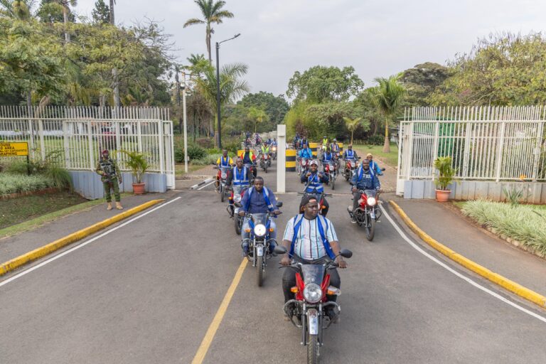 Nairobi residents depart state house with empowerment gifts