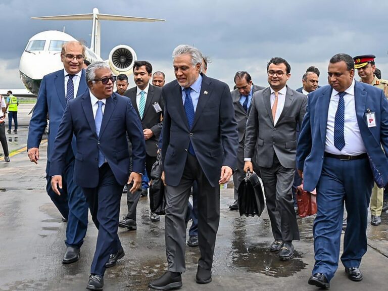 Pakistan's foreign minister meets with bangladeshi officials on landmark visit