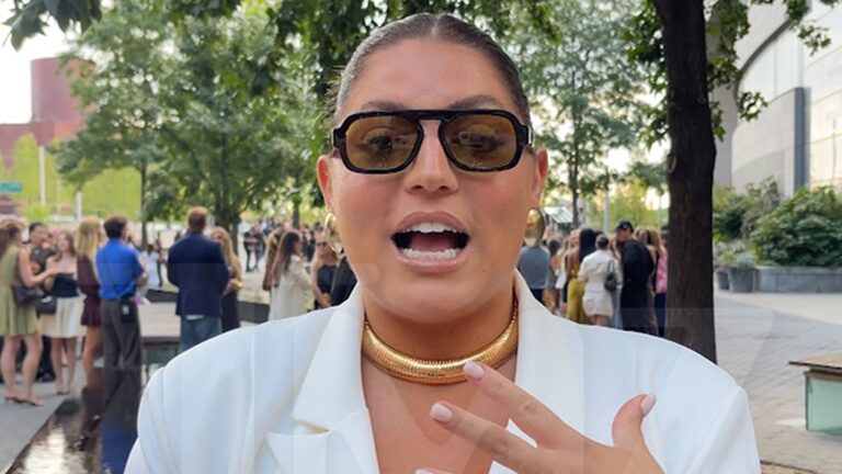 Ella halikas, sports illustrated swimsuit model, claims the thin trend