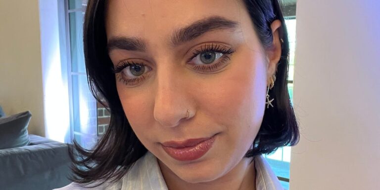 This eyebrow pen produces results comparable to microblading, verified with