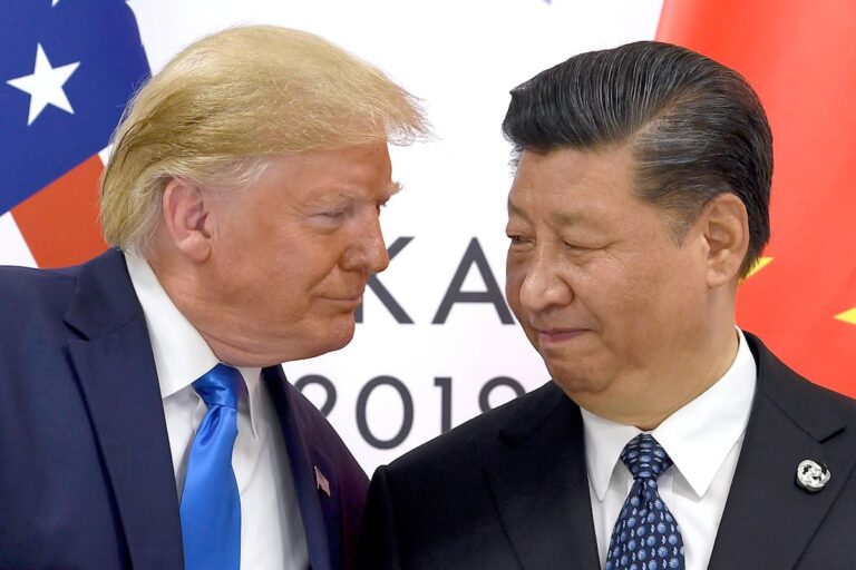 Trump signs a rare earth minerals agreement with Australia while hesitating on a meeting with Xi from China. Trump signs a rare earth minerals agreement with australia while