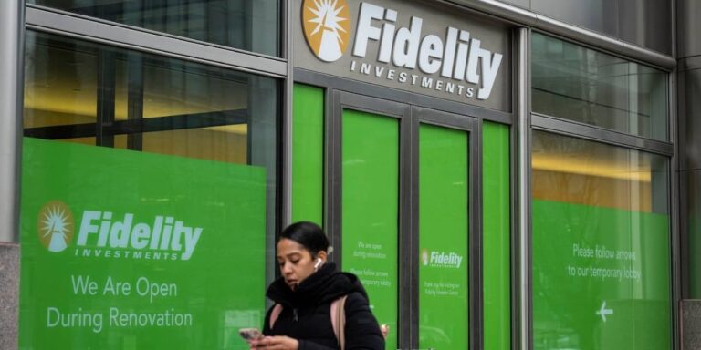 Fidelity’s new policy restricts access to accounts for certain 401(k) customers. Fidelity's new policy restricts access to accounts for certain 401(k)