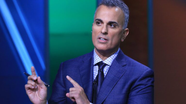 Joe Terranova discusses a quantitative strategy for the JOET ETF that aims to identify early winners such as Palantir. Joe Terranova discusses a quantitative strategy for the JOET ETF