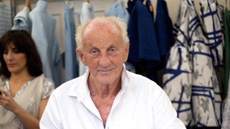 Paul Costelloe, the designer who created outfits for Princess Diana, has passed away at the age of 80. Paul Costelloe, the designer who created outfits for Princess Diana,