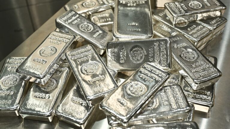 Silver reaches record highs in 2025 and has more potential