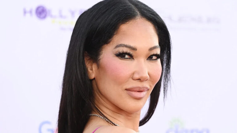 Kimora Lee Simmons Opens Up About Her Daughter's Relationship With