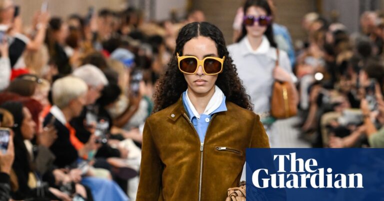 The prominent platform challenging the fashion industry to be accountable.