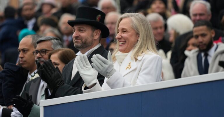 Abigail Spanberger Breaks Ground as Virginia’s First Female Governor Upon Taking Oath Abigail Spanberger Breaks Ground as Virginia's First Female Governor Upon