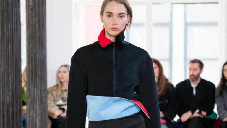 The Extraterrestrial Being in Under the Skin The Extraterrestrial Being in Under the Skin